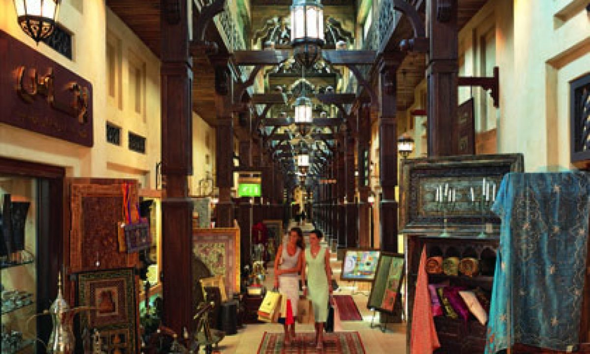 al_souq_-madina_02_002